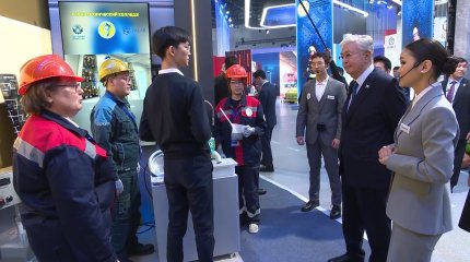 Касым-Жомарт Токаев посетил фестиваль «Город рабочих профессий»