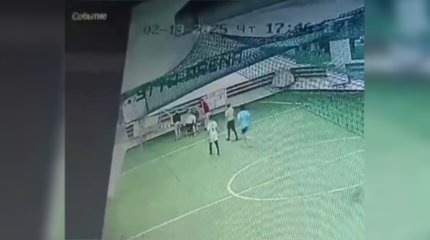 Астанада 25 жастағы жігіттің үстіне футбол қақпасы құлап, мерт қылды