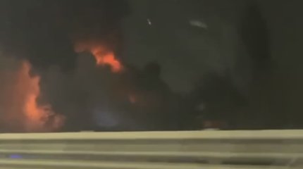 Огонь уничтожил склад с товарами рынка «Сауран» в Алматы