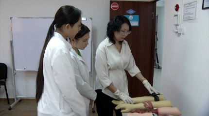 Врачи и медсёстры Алматы оттачивают навыки в рамках года повышения квалификации медработников