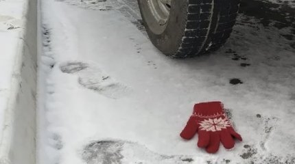 Школьный автобус насмерть сбил девочку в Акмолинской области