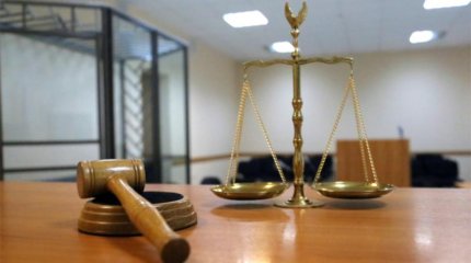 “Өзімді қорғадым“: кісі өлімі үшін сотталған қазақстандық сот залында босатылды