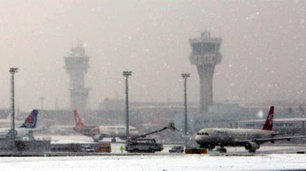 Стамбул засыпало снегом