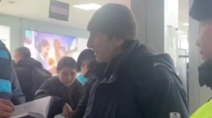 «Спасибо, Казахстан!»: история иностранца, которому помогли транспортные полицейские