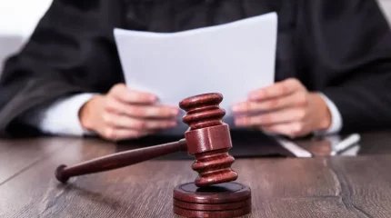 18 адам зардап шекті: тендер арқылы табыс табуды үйрететін коуч сот алдында жауап берді