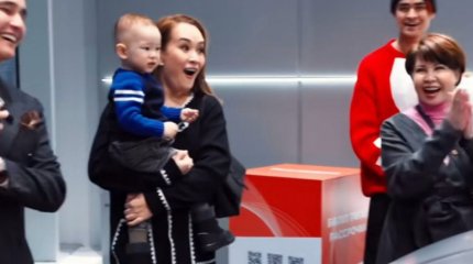 Әнші Әли Оқапов әйеліне қымбат көлік сыйлады