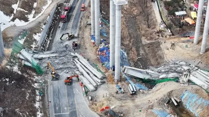 Оңтүстік Кореяда салынып жатқан көпір опырылып түсті