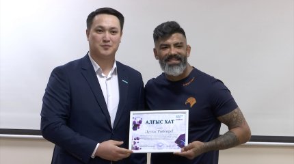 В Алматы иностранцы поделились своими историями изучения казахского языка