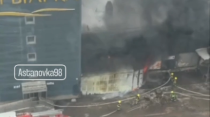 Крупный ТРЦ горит в Астане