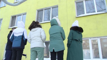 Елордада ескі вокзал маңындағы көпқабатты үй қирауға шақ тұр