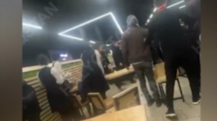 Алматыда 3 мектептің оқушылары қоғамдық орында төбелес шығарды