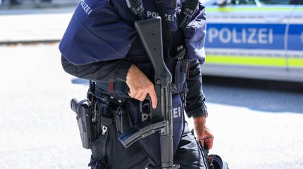 В Германии неизвестный открыл стрельбу у здания суда, есть пострадавшие