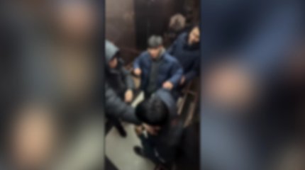 Астанада лифтте пранк жасаған екі ер адам қамауға алынды