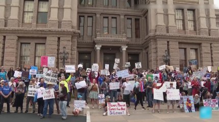 «Нет фашизму!»: В США прошли протесты против политики Трампа и Илона Маска