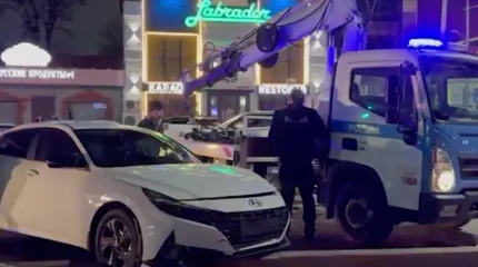 Шымкенттің орталығында болған жол апатынан үш адам зардап шекті