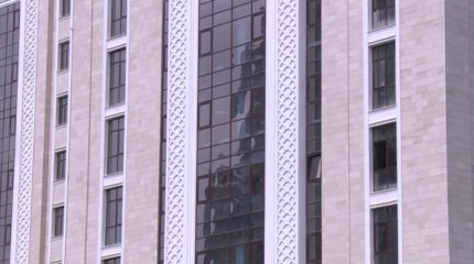 Алматыда көпқабатты тұрғын үй кешенінің ауласынан әйел адамның мәйіті табылды