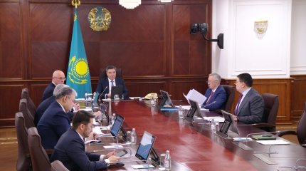 Ғылымды насихаттаймын деп министр қолын күйдірді