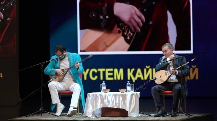 Өскеменде Қалихан Ысқақовтың 90 жылдық мерейтойына арналған республикалық ақындар айтысы өтті