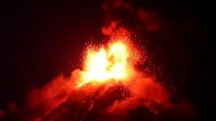 Гватемалада Фуэго жанартауы 30 мың тұрғынға қауіп төндіріп тұр