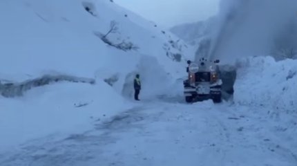 Ещё пять лавин объёмом 4000 м³ сошли на дорогу в ВКО