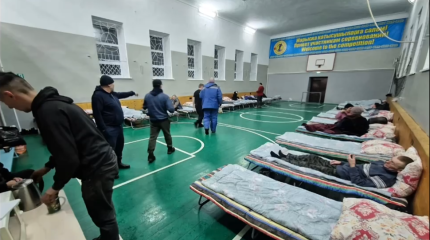 Непогода в Казахстане: полиция успешно эвакуировала людей с трасс ВКО