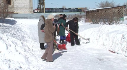 Сквер и детский сад привели в порядок члены партии «AMANAT» в Астане и Алматы