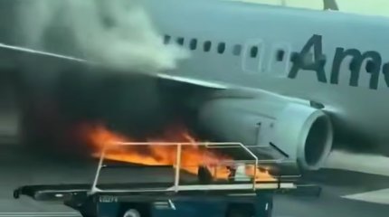 Самолёт загорелся после посадки в США