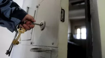 Ақтөбеде түрмеде отырып, пара берген жазасын өтеуші тағы сотталды