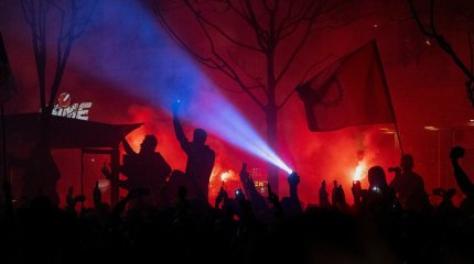 В Сербии проходит самая масштабная акция протеста. Власти говорят о ста тысячах митингующих, оппозиция — о миллионе
