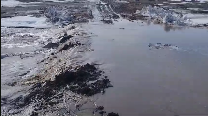 Три поселка в ЗКО остались без транспортной связи - смыло мост и дороги