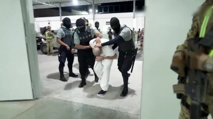 Трамп Сот шешіміне қарамастан мигранттарды елден қуып жатыр