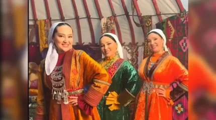 «Тренд түсіргендерге 100 доллар беремін»: Жазира Байырбекова жаңа әнін барынша жарнамалап жатыр