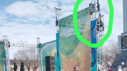 Жезқазғанда Наурыз мейрамына сахна безендірген ер адам биіктен құлап, көз жұмды