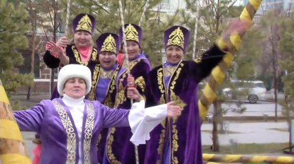 Астаналықтар Наурыз мерекесін дүркіретіп тойлап жатыр
