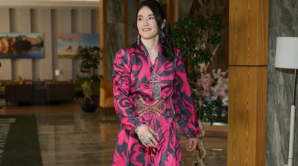 Назым Қызайбай бокс қолғабын ұлттық киімге ауыстырды