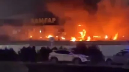 В Жанаозене горел торговый центр