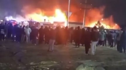 При пожаре в Жанаозене пострадал спасатель