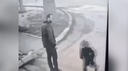 Павлодарда ер адам үйіне келе жатқан баланы ұстап алып, жібермей қойған