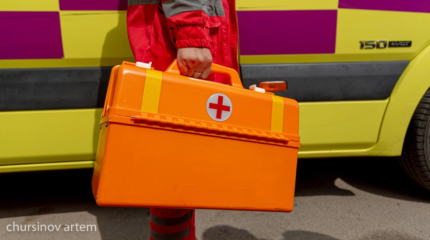 Ақмола тұрғыны жедел жәрдем шақырып, фельдшерге шабуыл жасады