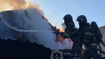 Семейде қараусыз қалған қоймадағы өрт сөндірілді