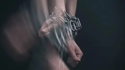 Қарағандыда 24 жастағы ана өзінің қызын 60 жастағы еркекке сатып жіберген