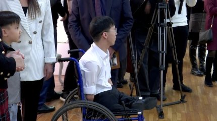 "Диагноз мне не мешает": особенный художник открыл выставку своих работ в Павлодаре