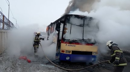 Екібастұзда жұмысшыларды таситын автобус өртке оранды