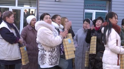 Түркістанда мереке қарсаңында өндірісте еңбек ететін әйелдер қошеметке бөленді