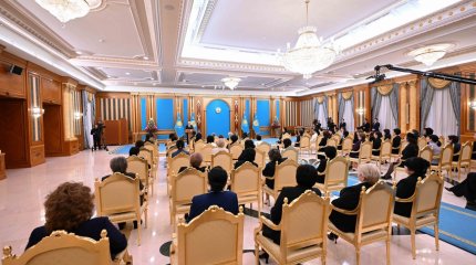 Президент: Благополучие матери и ребенка – залог благополучия государства