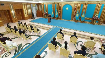 "Аналары алаңсыз қоғамда балалар да бақытты өмір сүреді", - Президент