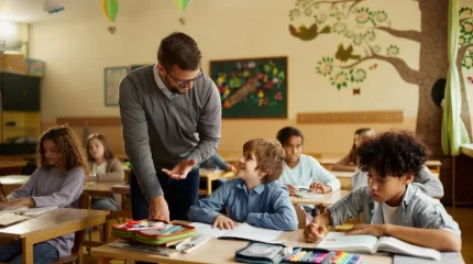 Оқушы қызға тиісіп, үйленбек болған мұғалім 5 күнге ғана қамалды