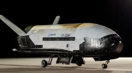 АҚШ-тың әскери ғарыш ұшағы 14 айдан кейін Жерге оралды