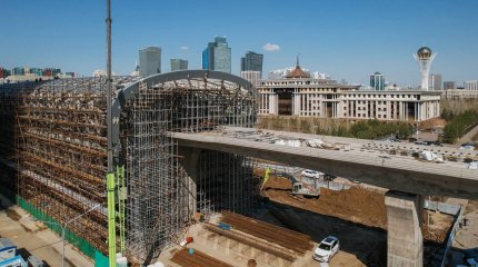 Бектенову доложили о ходе строительства LRT