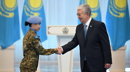 Первая самостоятельная миротворческая миссия Казахстана: Президент наградил военнослужащих